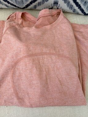 Lululemon long sleeve performance top 4